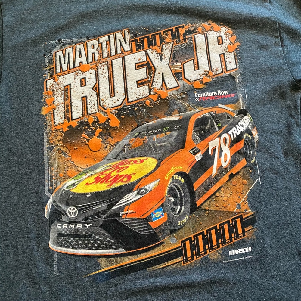 NASCAR Martin Truex Jr. T-Shirt Mens Medium
